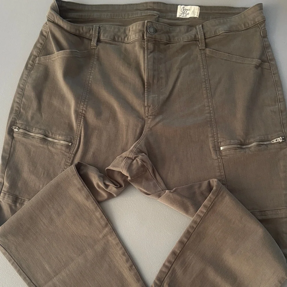 Olive Green Cargo Pants with Zipper Pockets cosmic blue love - Picture 1 of 5